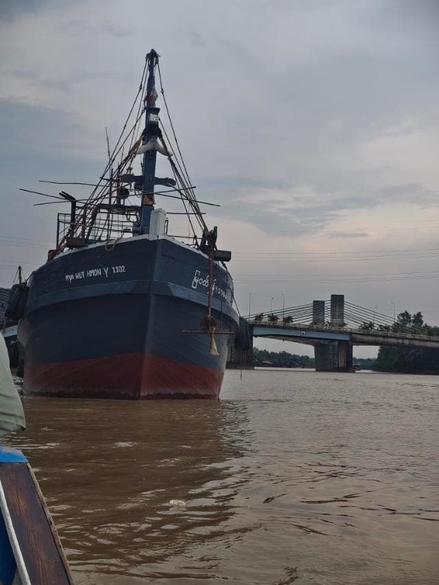 SWH fishing vessel MYA WUT HMOAN Y 1102 docked under bridge in Yangon